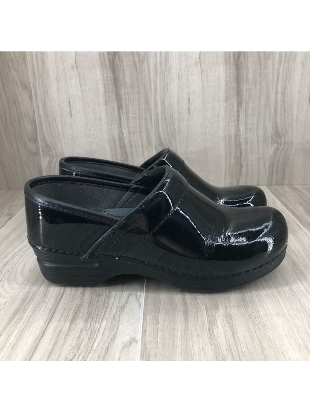 Dansko Clogs Womens EU 37 Black Patent Leather Slip On Shoes